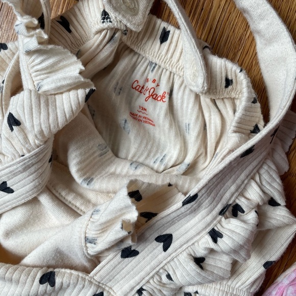 Heart Patterned Baby Romper - Picture 6 of 7